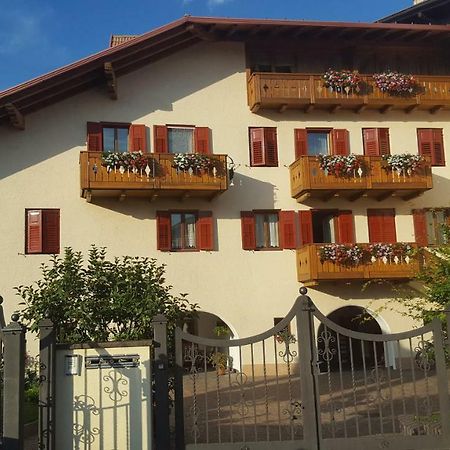 Casa Vacanze Paola Romeno Zewnętrze zdjęcie
